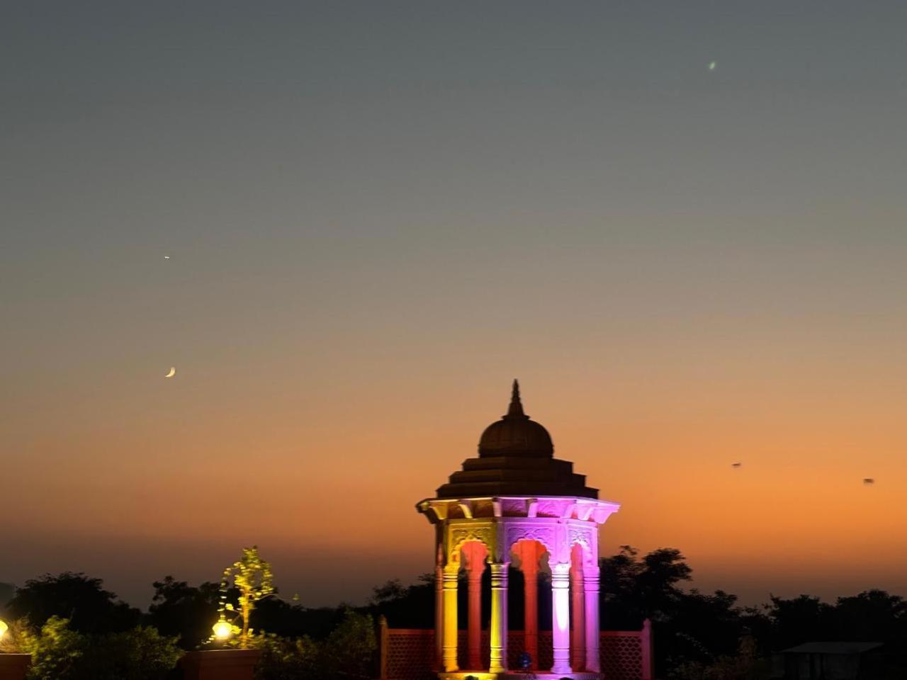 Gautam Hotels & Resorts ขชุราโห ภายนอก รูปภาพ